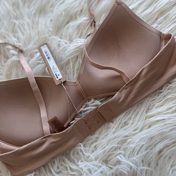 Skims Wireless Form Push Up Plunge Bra Clay Size 36A - Picture 7 of 8